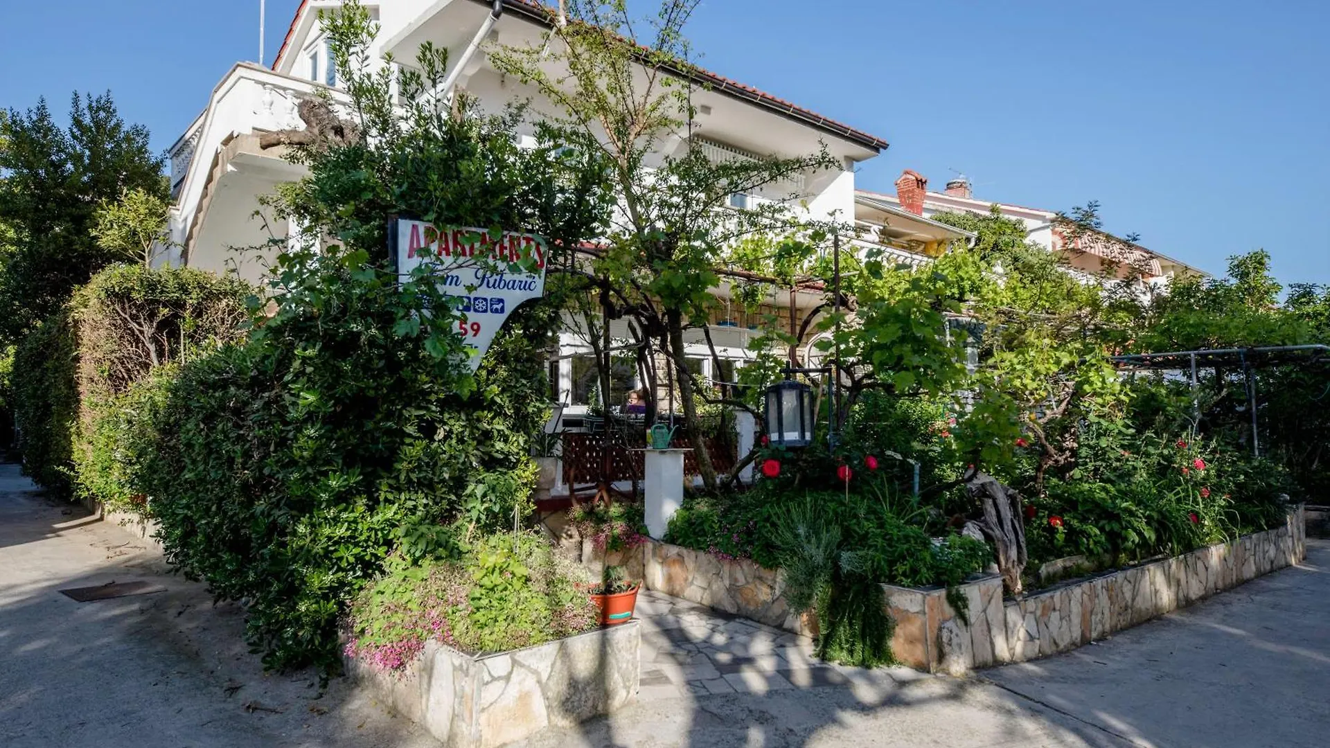 Kazo Apartment Rab Town